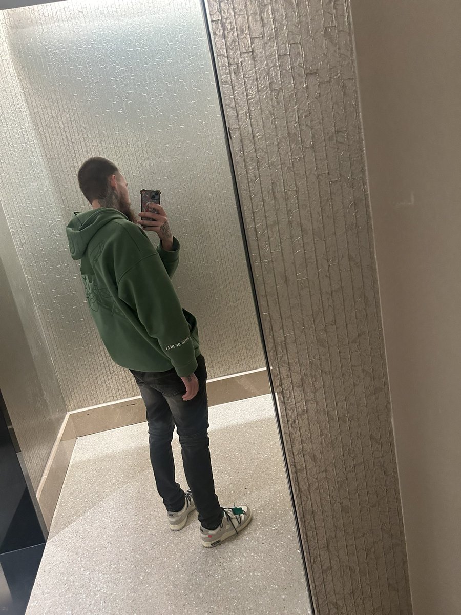 Chris tweet media