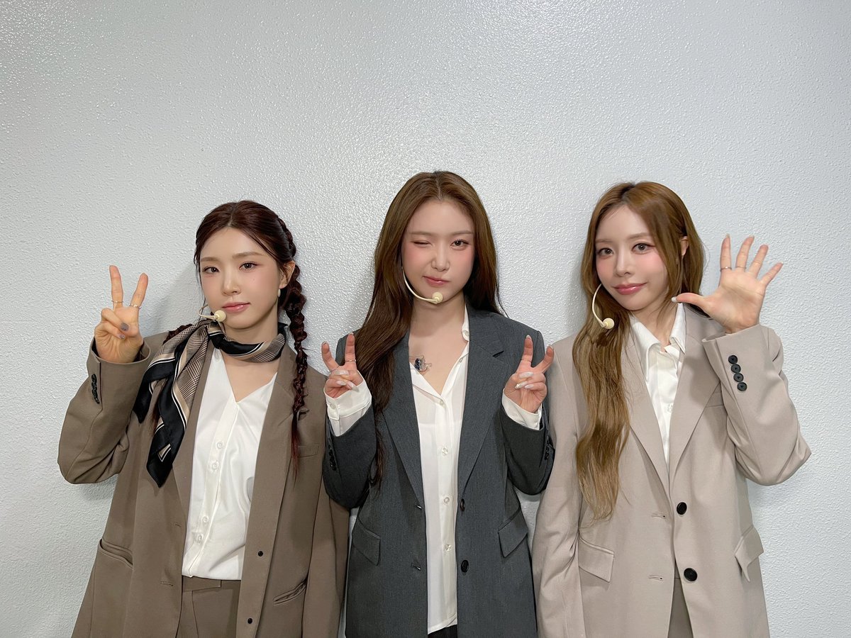 bbeevol's tweet image. WOMEN IN SUITS&amp;gt;&amp;gt;&amp;gt; #BBGIRLS #LOVE2