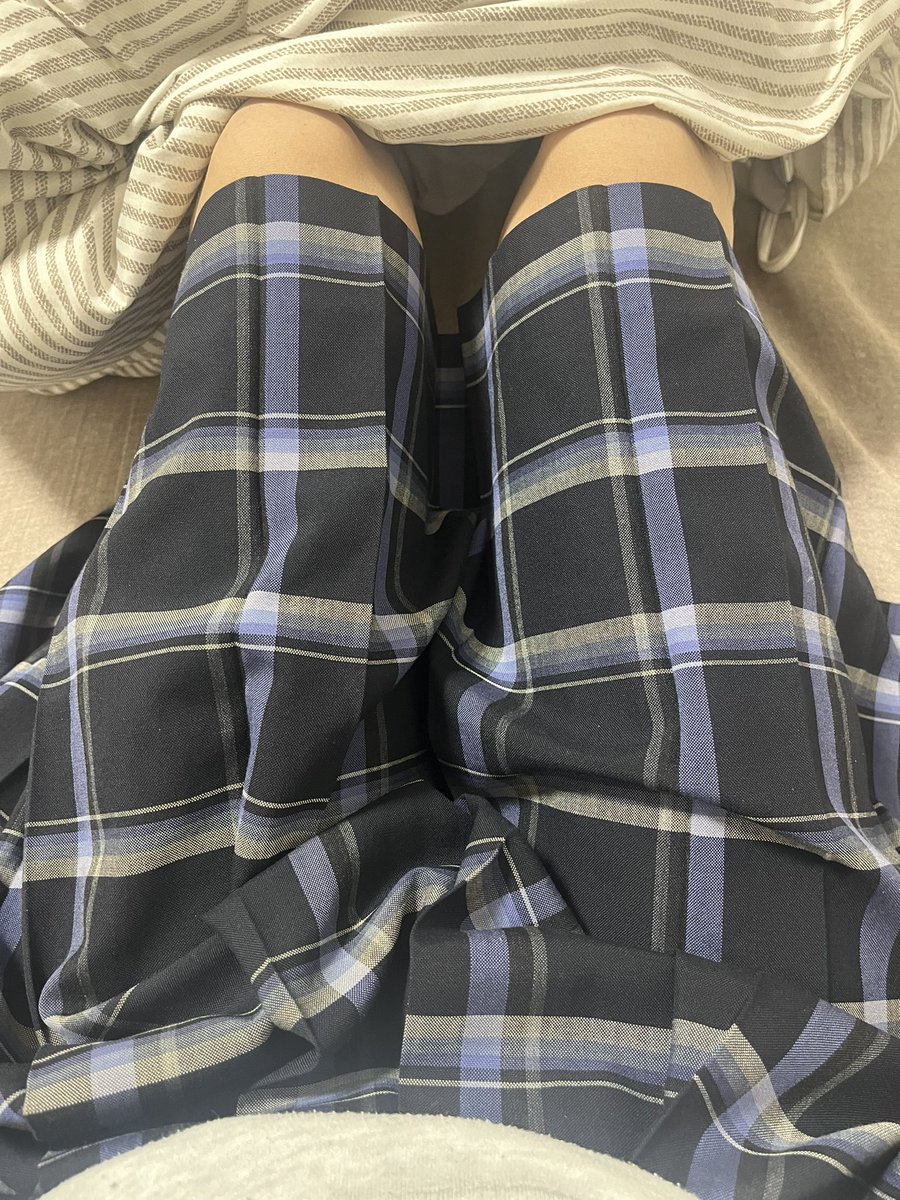 少しずつ女装再開していきますね✨
(いいねとかリポストしてくれたら励みになります🙇)
今日寝過ぎてもう寝れないのでDMでお話しましょ☺️
 #女装  #おとこの娘  #制服  #スカート