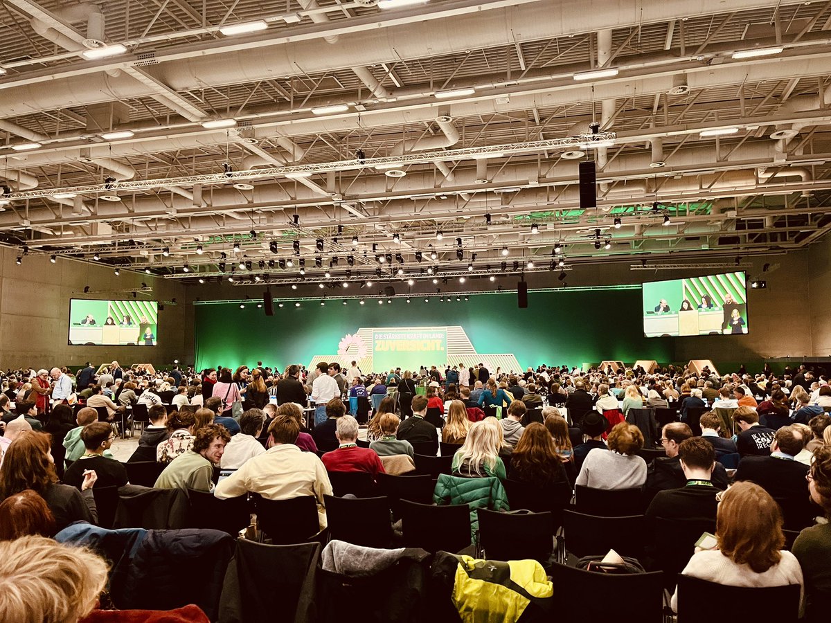 Lukas Behrendt 𝕏 (@behrendtlukas) on Twitter photo Mit einem auf Emissionseffizienz ausgerichteten GEG kann das Klima geschützt und einfacher gebaut werden. Mit <a href="/roberthabeck/">Robert Habeck</a> und den <a href="/Die_Gruenen/">BÜNDNIS 90/DIE GRÜNEN</a> sprechen wir heute über das nächste GEG. Ein konkreteres Konzept liegt vor. 🏗️🏡
<a href="/BFWBund/">BFW Bundesverband</a> <a href="/dsalewski/">Dirk Salewski</a>
bfw-newsroom.de/bfw-positionsp… Mit einem auf Emissionseffizienz ausgerichteten GEG kann das Klima geschützt und einfacher gebaut werden. Mit <a href="/roberthabeck/">Robert Habeck</a> und den <a href="/Die_Gruenen/">BÜNDNIS 90/DIE GRÜNEN</a> sprechen wir heute über das nächste GEG. Ein konkreteres Konzept liegt vor. 🏗️🏡
<a href="/BFWBund/">BFW Bundesverband</a> <a href="/dsalewski/">Dirk Salewski</a>
bfw-newsroom.de/bfw-positionsp…