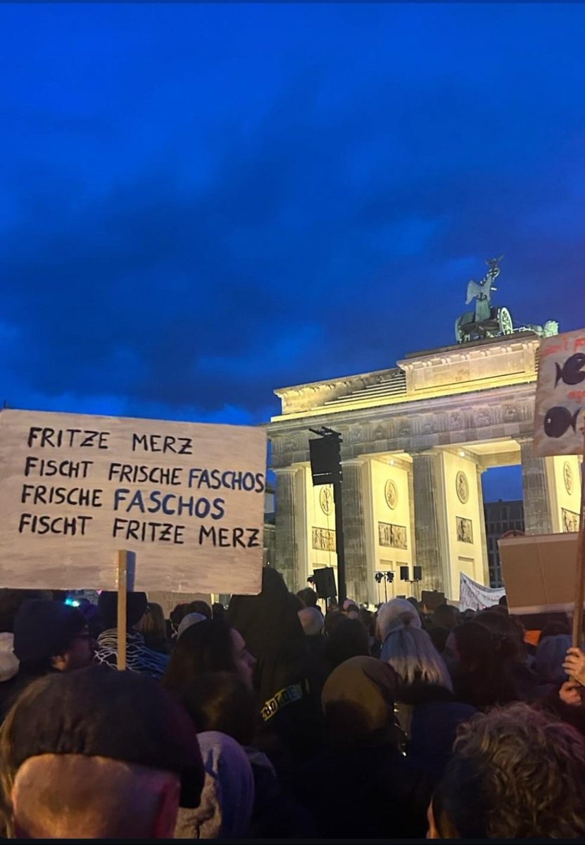 Aus dem Status eines Freundes.

Liebs einfach!

#b2501 
.