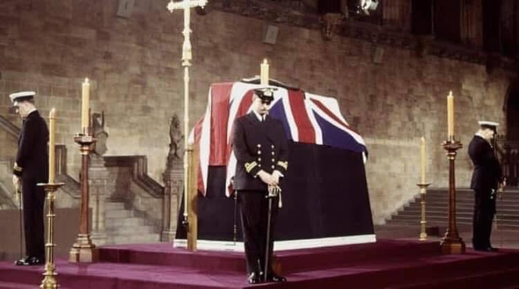 #OTD 26th JANUARY 1965:Sir Winston Churchill died on 24th January 1965.Planning for his funeral”Operation Hope Not” began 12 years before his death.The Queen ordered his body lay in state at Westminster Hall for three days.
#PompeyPalsRemember
#neverforgotten
#sirwinstonchurchill