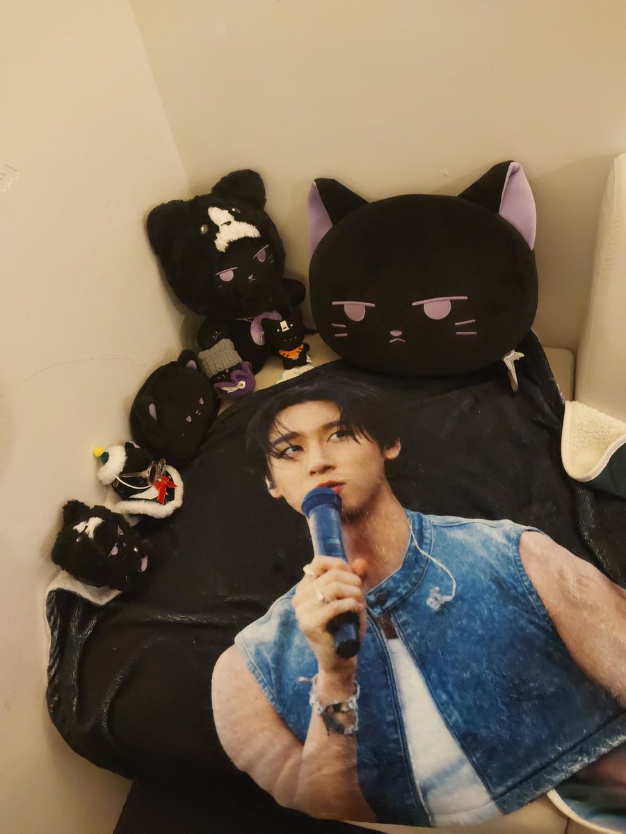 느좋이여서 2번간 창규니 생카💜🖤
액자까지 든든히 챙겨서 돌아간다ㅏ