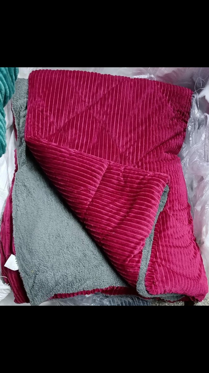 PillowsAndDuvet's tweet photo. @edwinsifuna Meanwhile I sell brand new single velvet woolen blanket at ksh 2500
6*6 in size
warm and cozy https://t.co/mSlOX56156