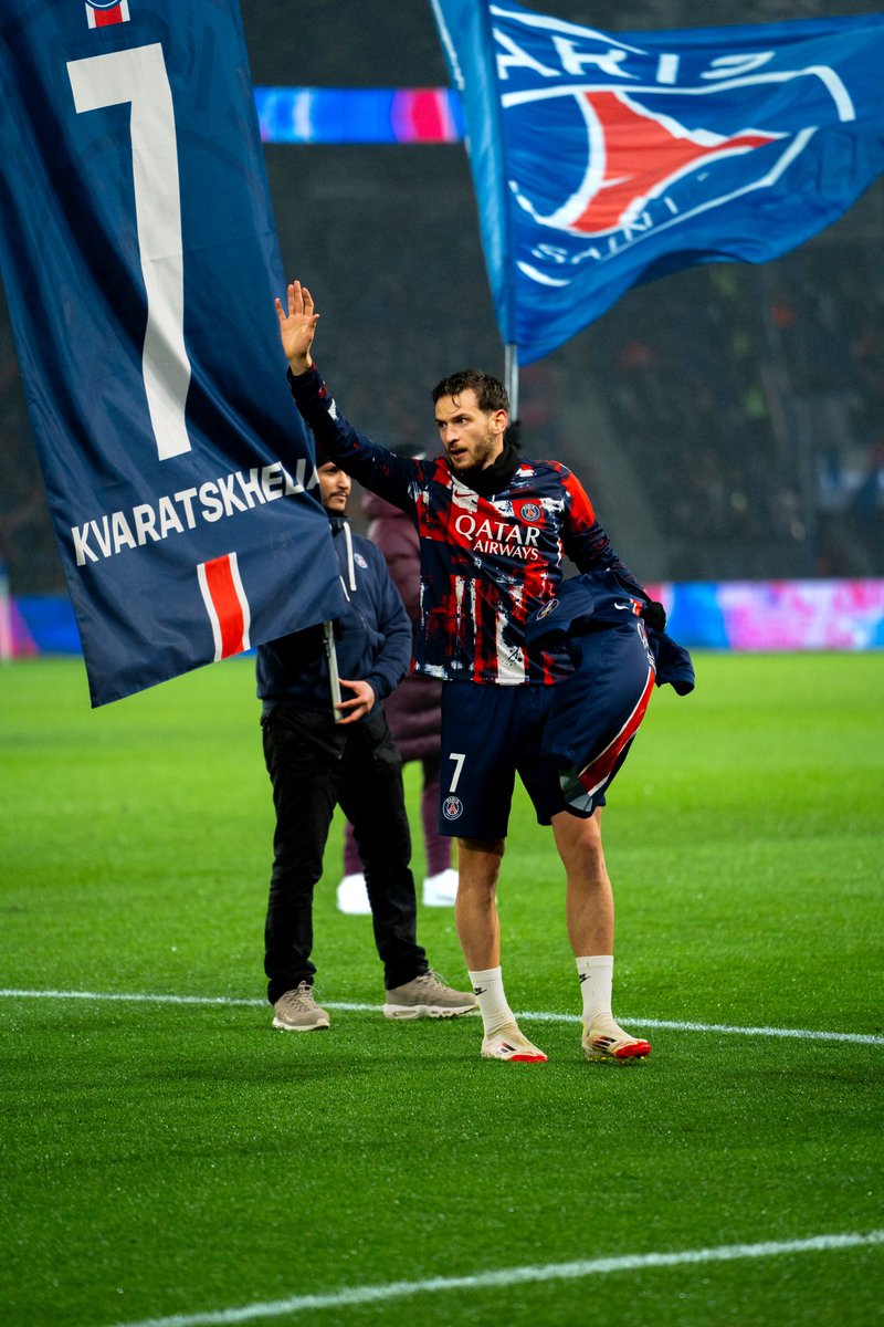 jansma_mathis's tweet photo. Thread : j’ai photographié la 1ère de Kvara au Parc des Princes 🇬🇪

-> matjsm_photo 📸

@PSG_inside @Ligue1 https://t.co/cu5SUUxHie