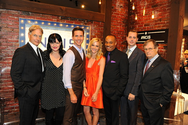Flowery_Fangirl's tweet photo. The NCIS Verse (plus Scorpion) at the CBS 2014 Upfronts! #FlashbackFriday #NCIS #NCISNOLA #NCISLA #SaveScorpion #ScorpionCBS https://t.co/x4bdRWG2uN