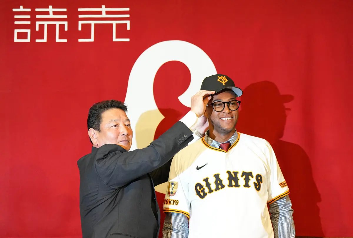 マルティネス投手が会見 「優勝の瞬間、経験したい」 ＼ 新たに読売