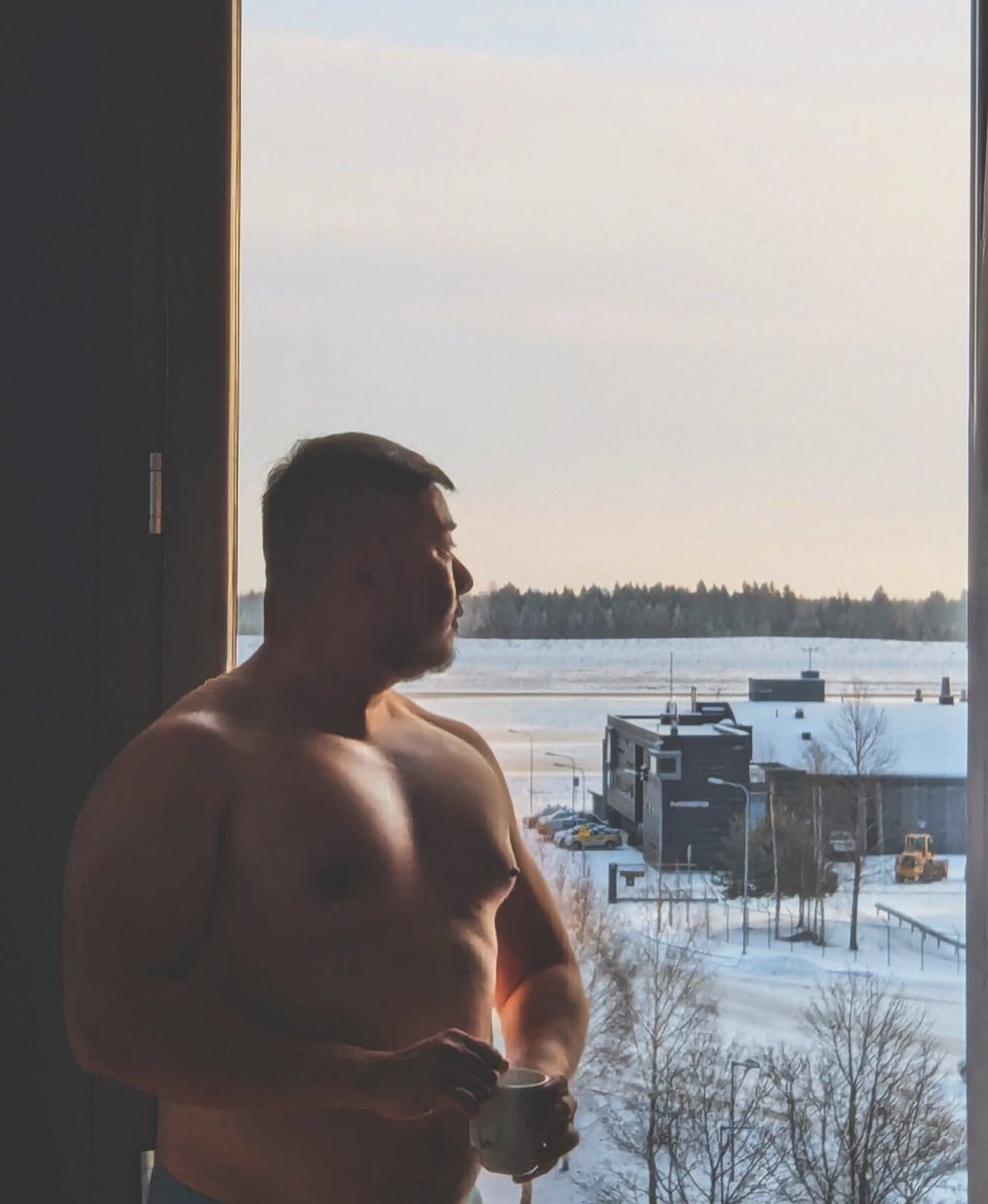 TiberiusPanda's tweet photo. Hot cocoa anyone https://t.co/KH24wBSjua