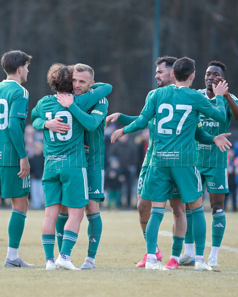 Radomiak_Radom's tweet photo. Fotorelacja z ostatniego sparingu 📸
Więcej zdjęć ➡ https://t.co/Nx3HNfa8lZ
#RADPUN https://t.co/RE62PqAeeF