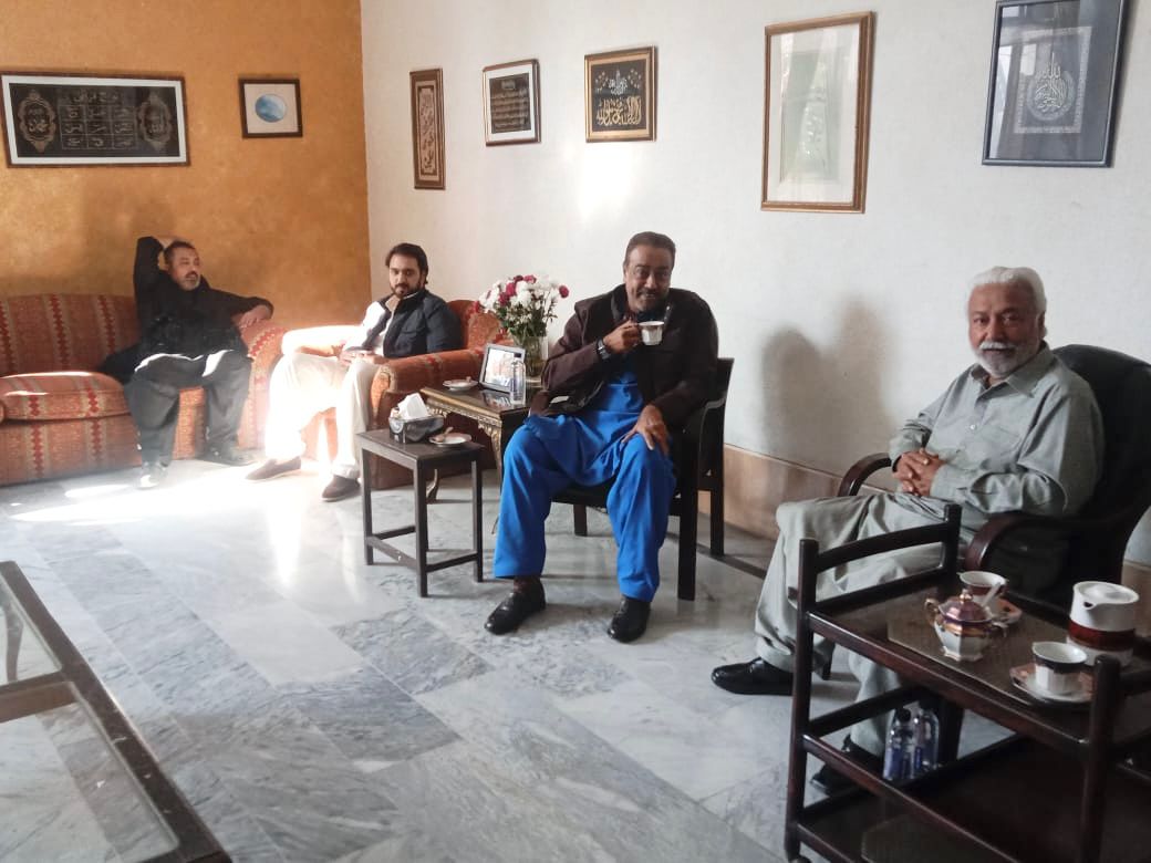 TeamSAKLound's tweet photo. نوشھرہ کی پی کی۔
سردار میرخالداحمدخان لونڈ۔سردارزادا میرشھبازاحمدخان لونڈ نے پاکستان پیپلزپارٹی کے سابق سینیٹر سردارعلی خان سے ان کی اہلیہ کی وفات پر تعذیت کی۔
@BBhuttoZardari @BakhtawarBZ @msak_official @MediaCellPPP @KhalidKhanLound https://t.co/FJMixruoVd