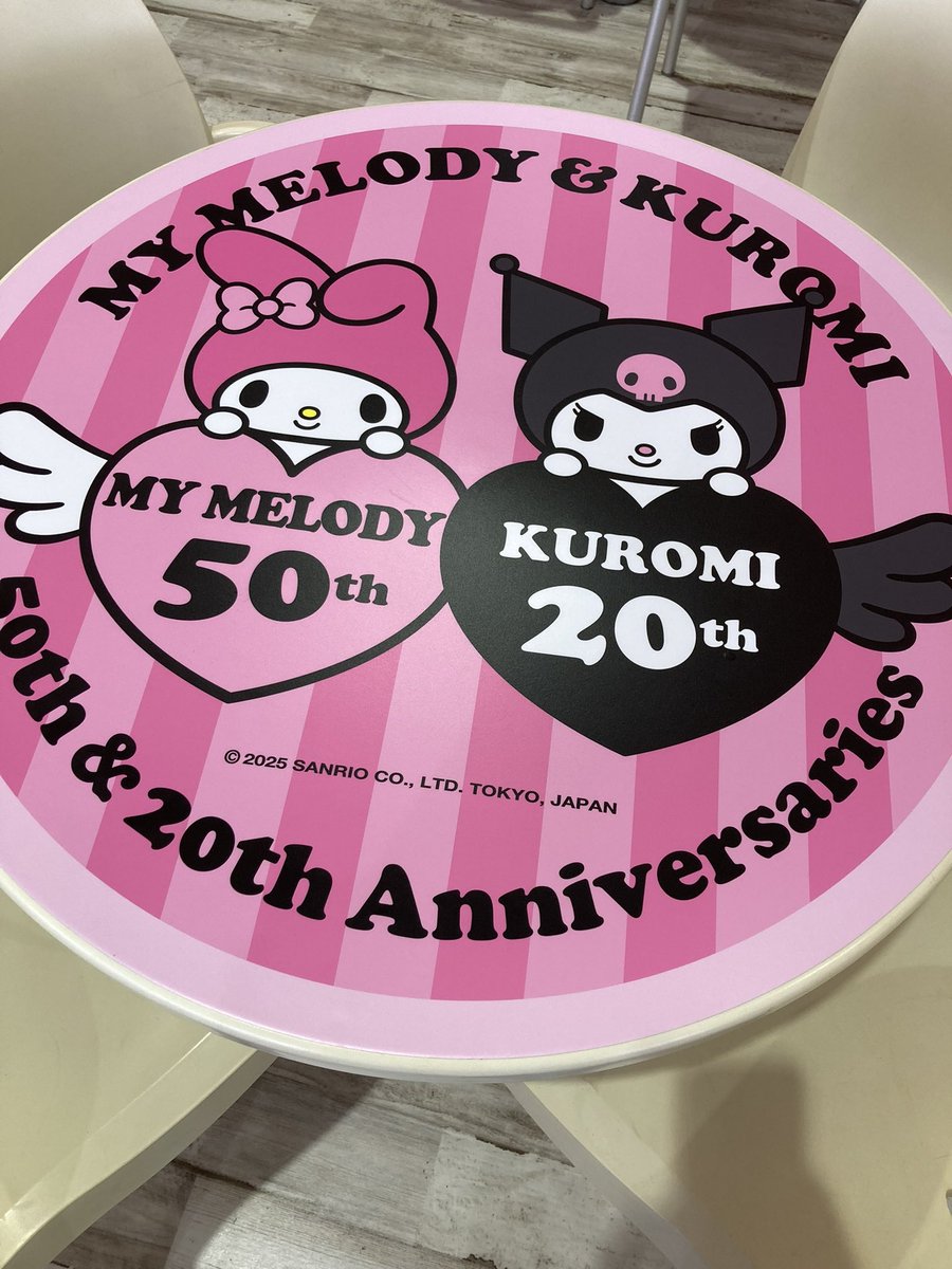 cookiepino's tweet photo. 今年はマイメロ50周年、クロミ20周年のアニバーサリーイヤーなのでグリーティングやカフェとか色んな所にメロクロが溢れてます！
クロミちゃんのピンクの洋服、可愛いすぎる💖
#ハーモニーランド　#サンリオ　#クロミ　#マイメロディー https://t.co/uLMpeMwfXj