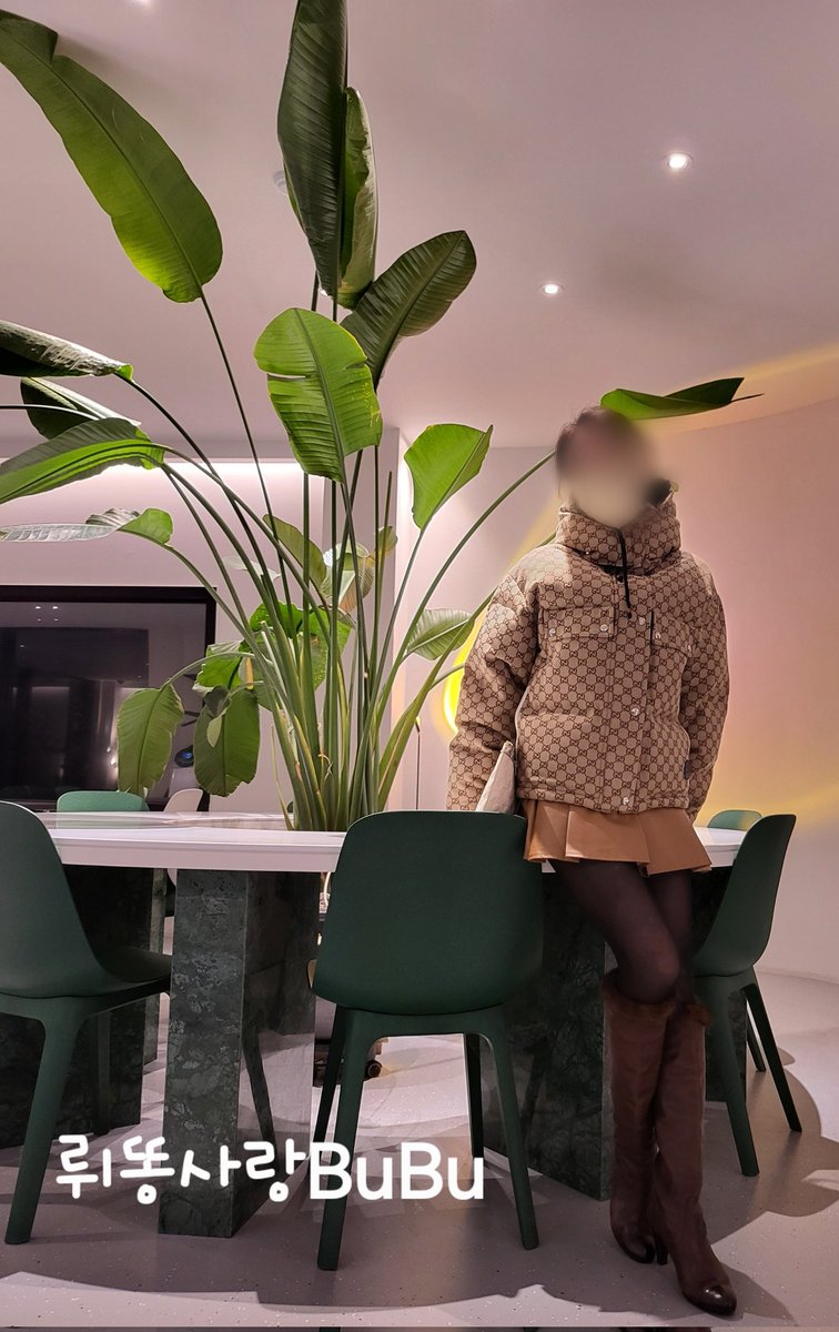 뤼똥입니다 
오늘 새벽부터 전국적으로 눈이 많이내린데요
설도 많이 온데요 다들 고향가실분들은 가셨겠죠?
저의는 설이 고향이라 갈때가없네요ㅜㅜ
매번 멀리가시는 분들은 힘들어 하시던데..
다 들 눈길조심하시고 해피 명절되세용
므흣한 만남도 많이 많이 하시구요
저의또한 즐만남 기대기대^^