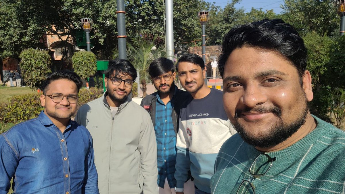 Hindu81468's tweet photo. @MiFCAgra proudly gathered to celebrate Republic Day. We paid tribute to the martyrs at the memorial, reflecting on their sacrifices for our nation. The day was filled with unity, pride, and a shared commitment to honoring India’s rich legacy.
@XiaomiIndia @pixelwithme @s_anuj https://t.co/qb5R4JNs6Q
