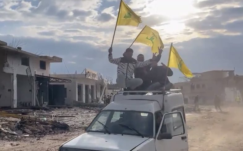 رفعنا راية بلون الشّمس،
عزّا شرّف كل جبين.

-عيتا الشعب، جنوب لبنان | ٢٦/١/٢٠٢٥.
