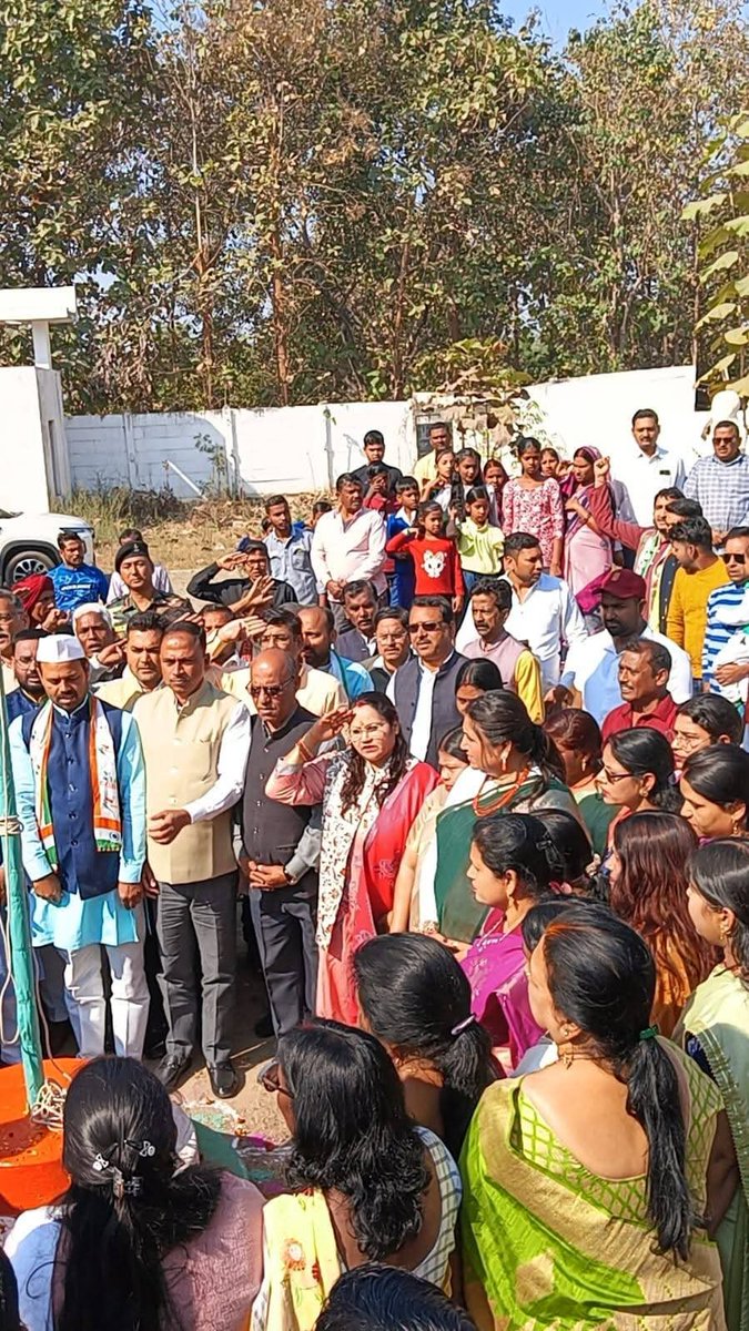 RupaSingh58's tweet photo. 76 वें गणतंत्र दिवस के पावन अवसर पर आज भाजपा पलामू जिला कार्यालय मेदनीनगर  में भाजपा पलामू जिला अध्यक्ष श्री अमित तिवारी जी ने झंडोत्तोलन किया जिसमे शामिल हुआ।

#RepublicDa https://t.co/gNo9kmnH2v