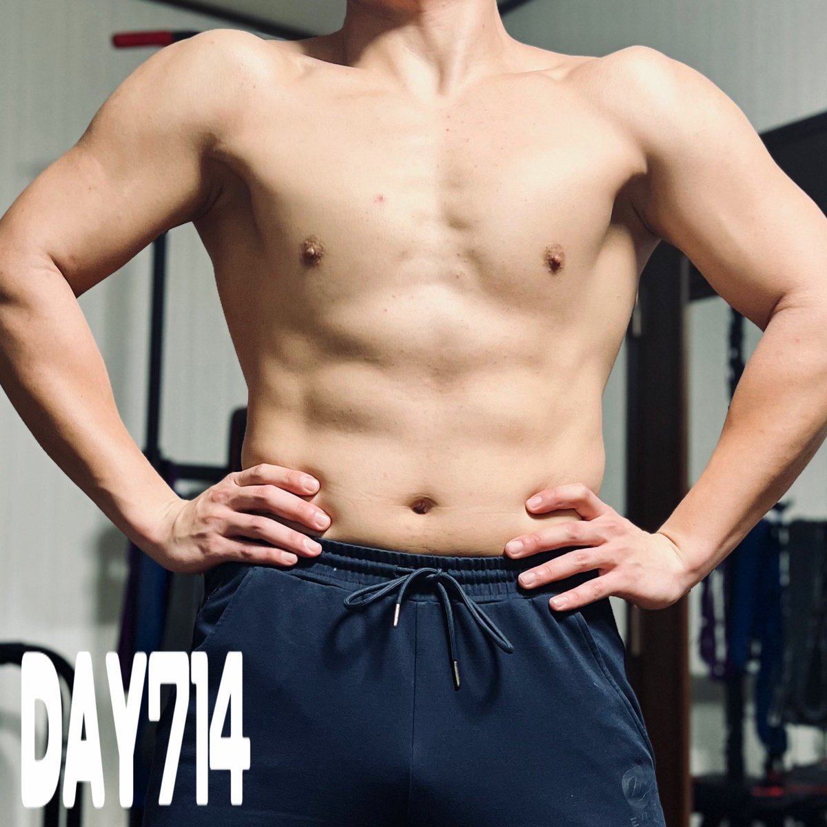 utamaru_fit's tweet photo. #DAY714

プル種目＋腹筋トレ終了🫡

最近、腹筋の種目を変更して5分くらいの山澤さんの腹筋動画をするようにしてます💪
嫁がぼちぼち臨月🤰に入るので出産予定日に合わせて3週間くらい仕事休も☺️
よし、有酸素いってきます🐕🚶

皆様、今週もおつトレ様でした🙇‍♂️

#筋トレ
#筋トレ垢さんと繋がりたい https://t.co/jfl8PdRe91