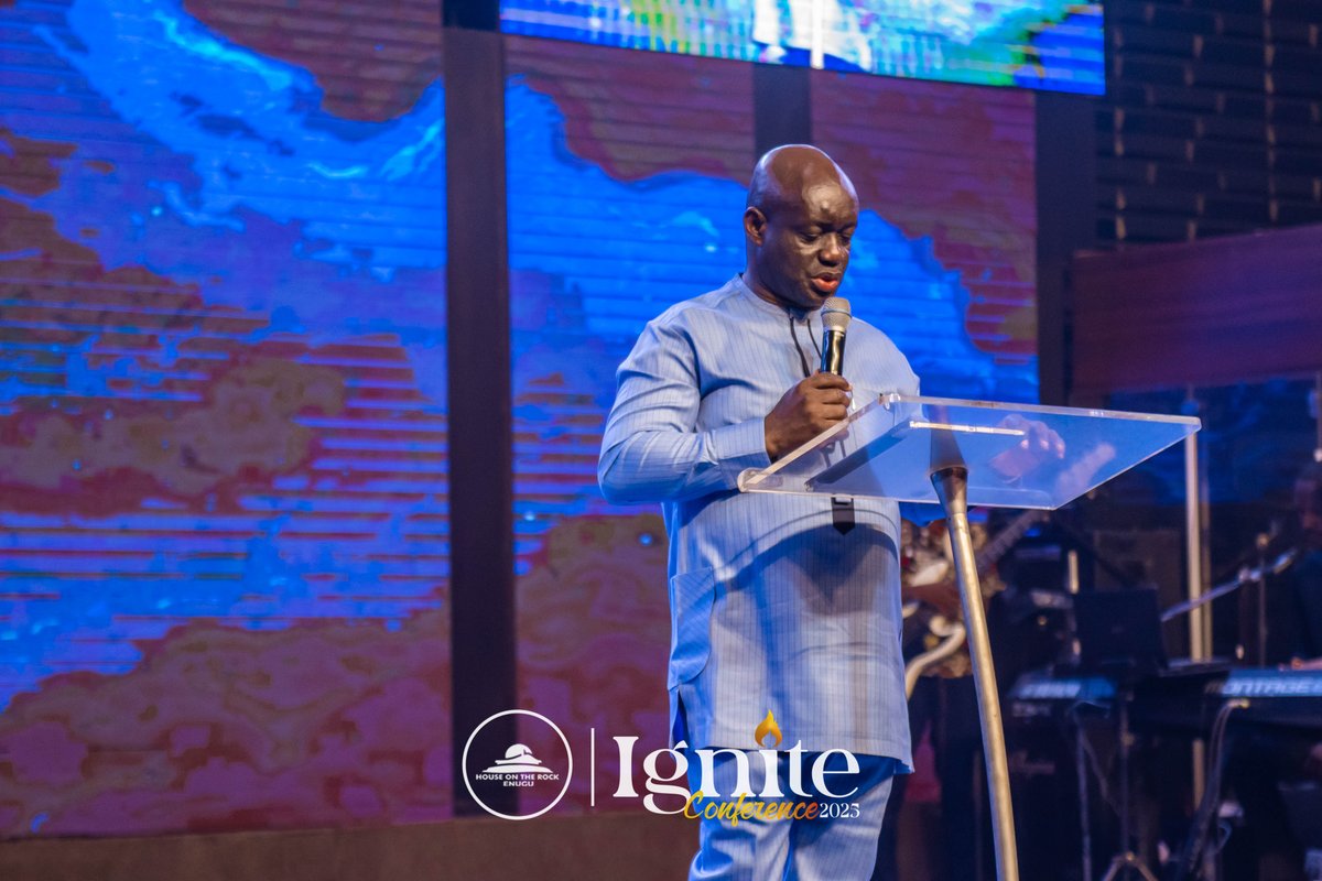 HotrWordhouse's tweet photo. Before the guest minister is invited to bring the Word of God this morning, let's welcome Rev. Edwin Biayeibo to make prophetic declarations.
"Isaiah 58:8"
- When you open your mouth, the Lord will answer you speedily.
#IgniteConference
#HOTREnugu
#HOTROnline
#HOTRService https://t.co/SLSf9pO2ZO