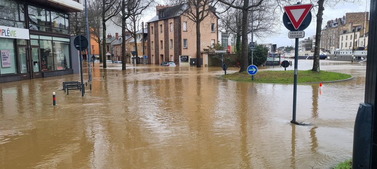 lesorceleur's tweet photo. #Rennes sur mer https://t.co/uQXYe6bHS1