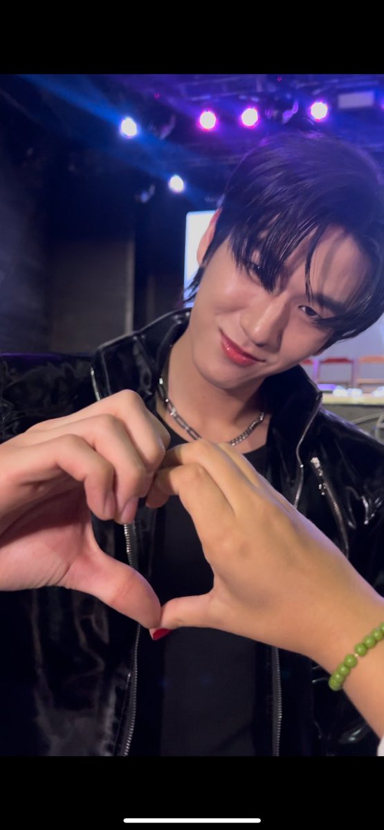 mpbeel's tweet photo. Melhor hi-touch da minha vida, eles são tão lindos!!! 🫶🏼❤️
@mos_psl @Bank_mondop
. 
#MosBankinBrazil #mosbank #moslhong #isbanky https://t.co/gwwxK1okMB
