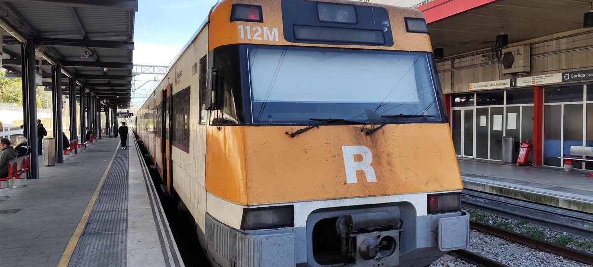 #BonDia, #Tuiterlanders!!!
Digueu-me inconscient, però estic a punt d'agafar un <a href="/rodalies/">Rodalies Catalunya</a>..
A veure avui amb que ens sorprenen!!!
😅😅😅
Gaudiu del diumenge...
