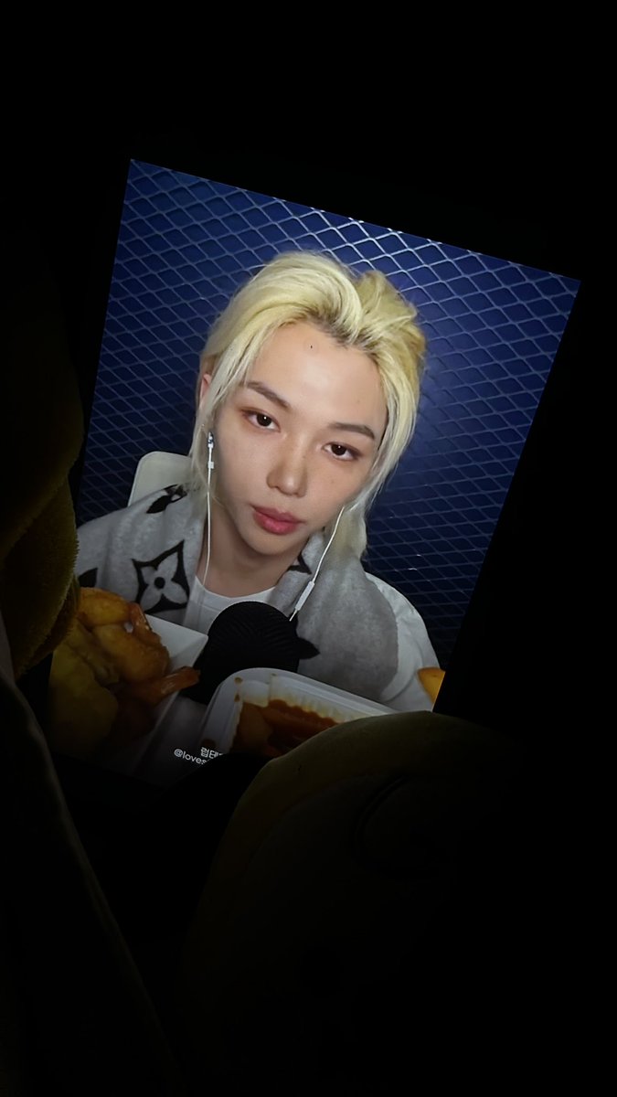 Chocoviv1's tweet photo. @Felixaussiboy @mari_keit @purple111moon @llyann0503 @rebirthspiritXL @heyamala12 @Minhbiased @ily_lixy @TashStay @tasteslikeprpl @2m198 @enmirih219 @galaubicara @Miaka2019 @tingliix @yonbokii1 @nodi915 @jwanysa @5rilil @BubblesBok @jfa2mi @Dreamer54382 @lybissv @mari_keittttttt @MelliWater @Meowbok915 @aLixiefiedStay @bellelixie @bobalix_ @veranevasa Itโs time for me to go sleep now! Listening to #lixie and his #asmrโฆ. https://t.co/PEwdcSONrp