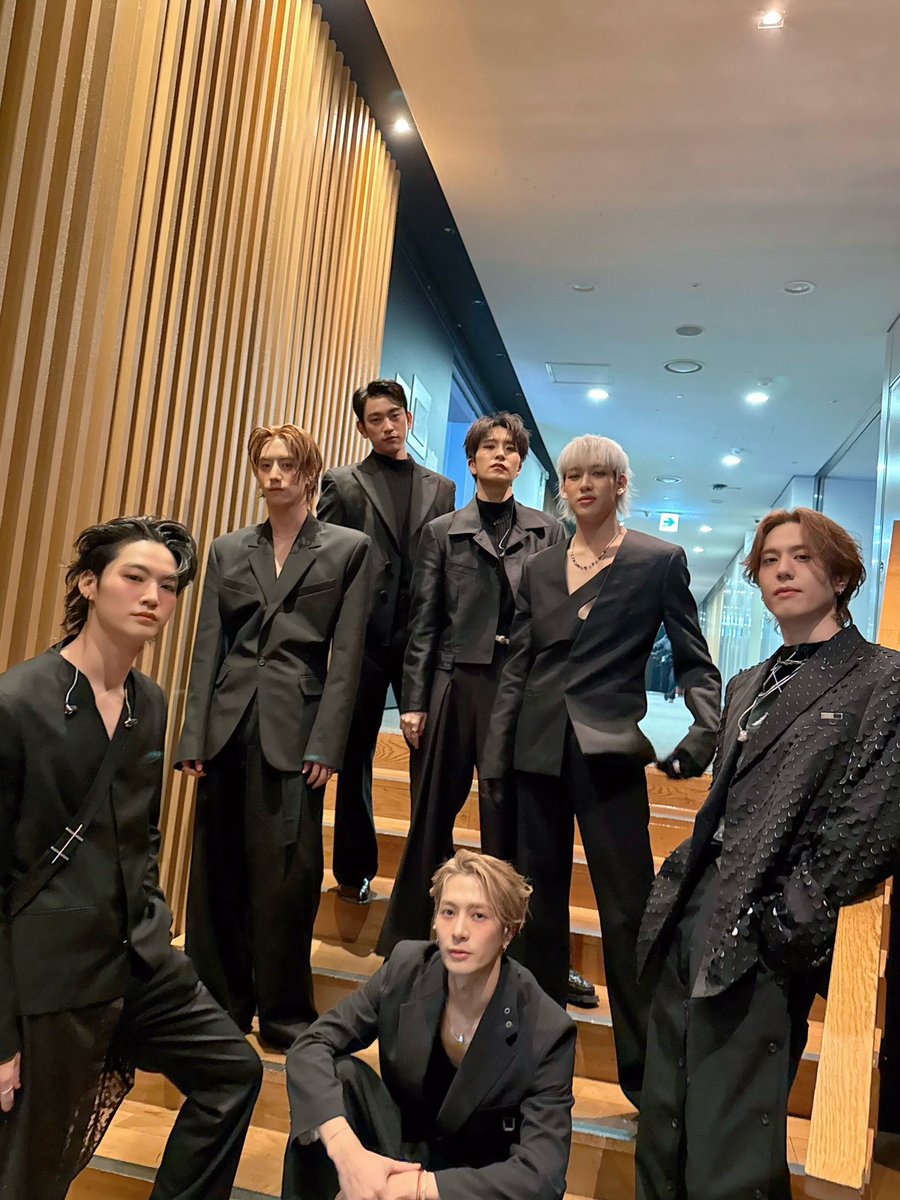 daniegotseven's tweet image. Rest well and take your vitamins, boys 💚Thank you for a week of music shows. We had so much fun 🥹💚 @jaybnow_hr @marktuan @JacksonWang852 @jinyoung @cyjprint @BamBam1A @yugyeom 

@GOT7Official @GOT7