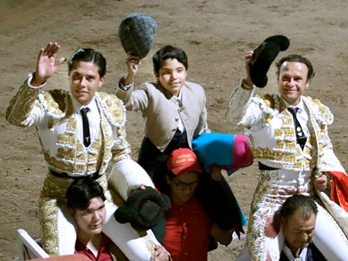 Real de Asientos (Aguascalientes) MEX Plaza Renacimiento Toros D’ Guadiana 3° indultado para Antonio  <a href="/ferrera_torero/">Antonio Ferrera</a>, oreja/2yrabo  simbólicos y <a href="/JoseMaPastor12/">Jose Maria Pastor</a> 2orejas/palmas. Abrió plaza Santiago Ortiz, alumno de la Academia Taurina aplaudido, foto Carlos Muñoz <a href="/portaltaurino/">Portal Taurino</a>