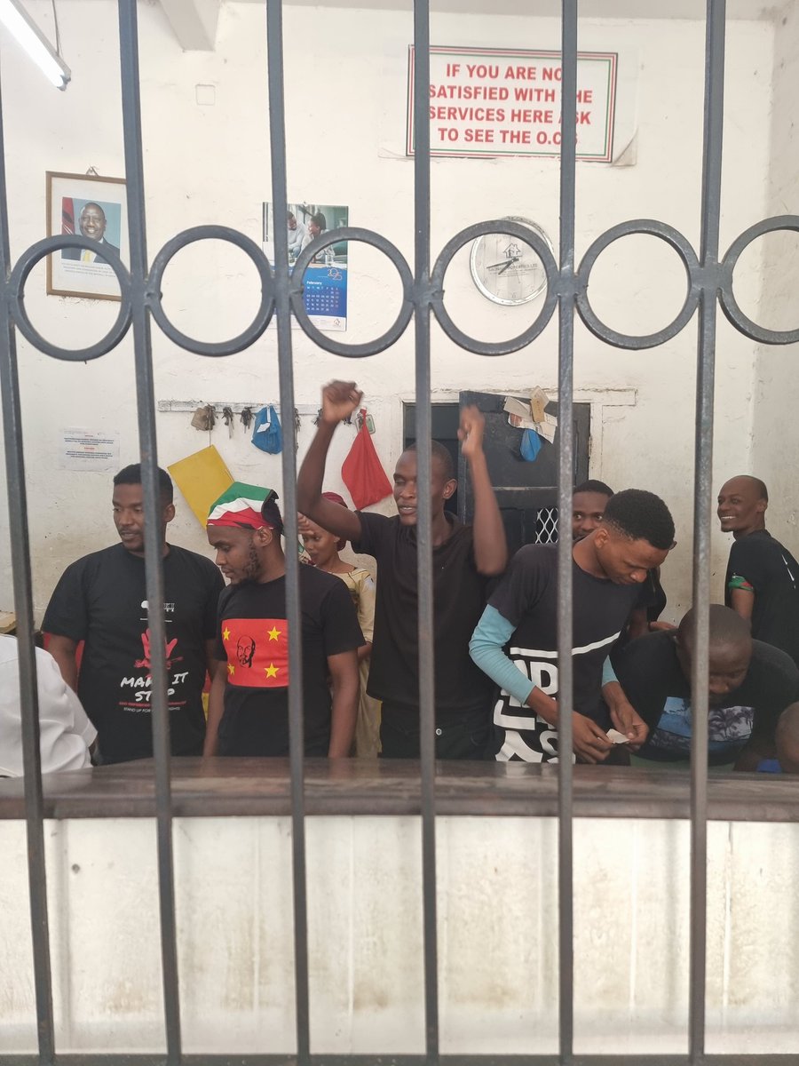 Shamir_Activist's tweet photo. 12 arrested comrades FREE AT LAST from Mombasa Central Police Station https://t.co/OAPEE6HcMp
