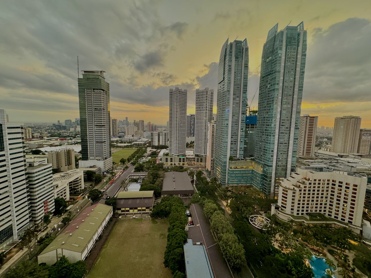 jirisprudence's tweet photo. My home and playground for a year now. https://t.co/6y42KtCjOj