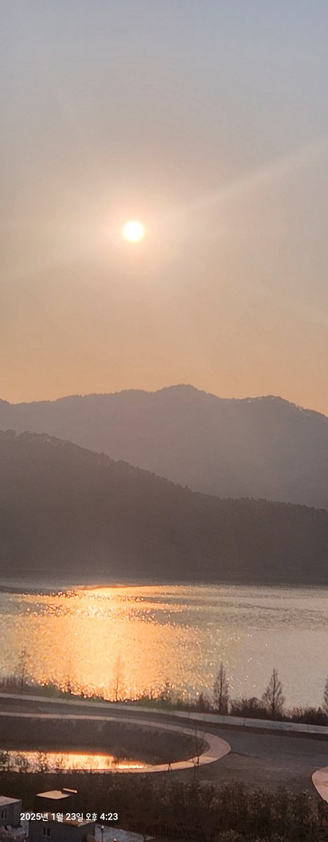 elegantrecipe's tweet photo. #walk
#evening #dadaepo
#sun
#happy new year
#superwalk https://t.co/k5LBYdtOX9