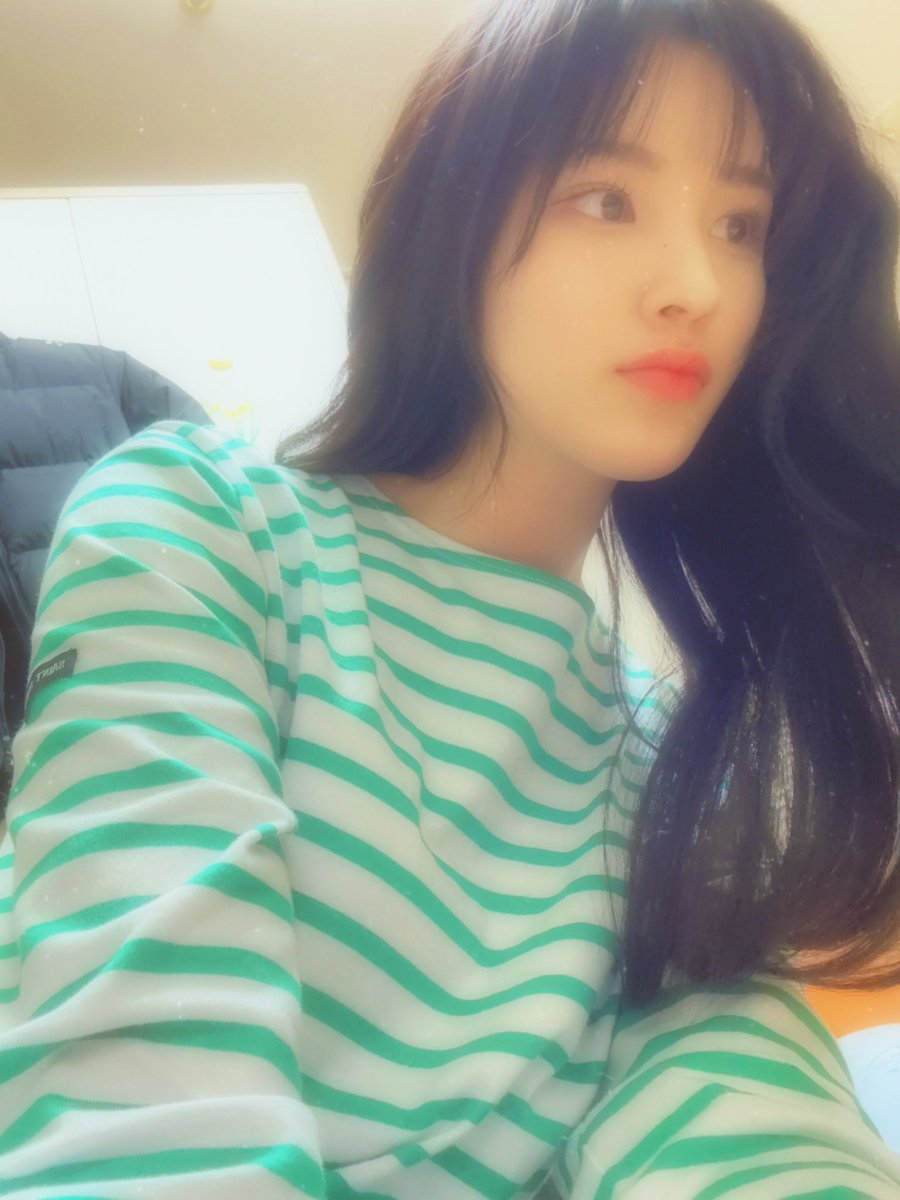by_Weeekly's tweet photo. [#이재희] 
데일리도 오늘 웃는 하루가 되길
😊
!!!!!
💖

#Weeekly #위클리
#LeeJaehee https://t.co/l08Zed3RLV