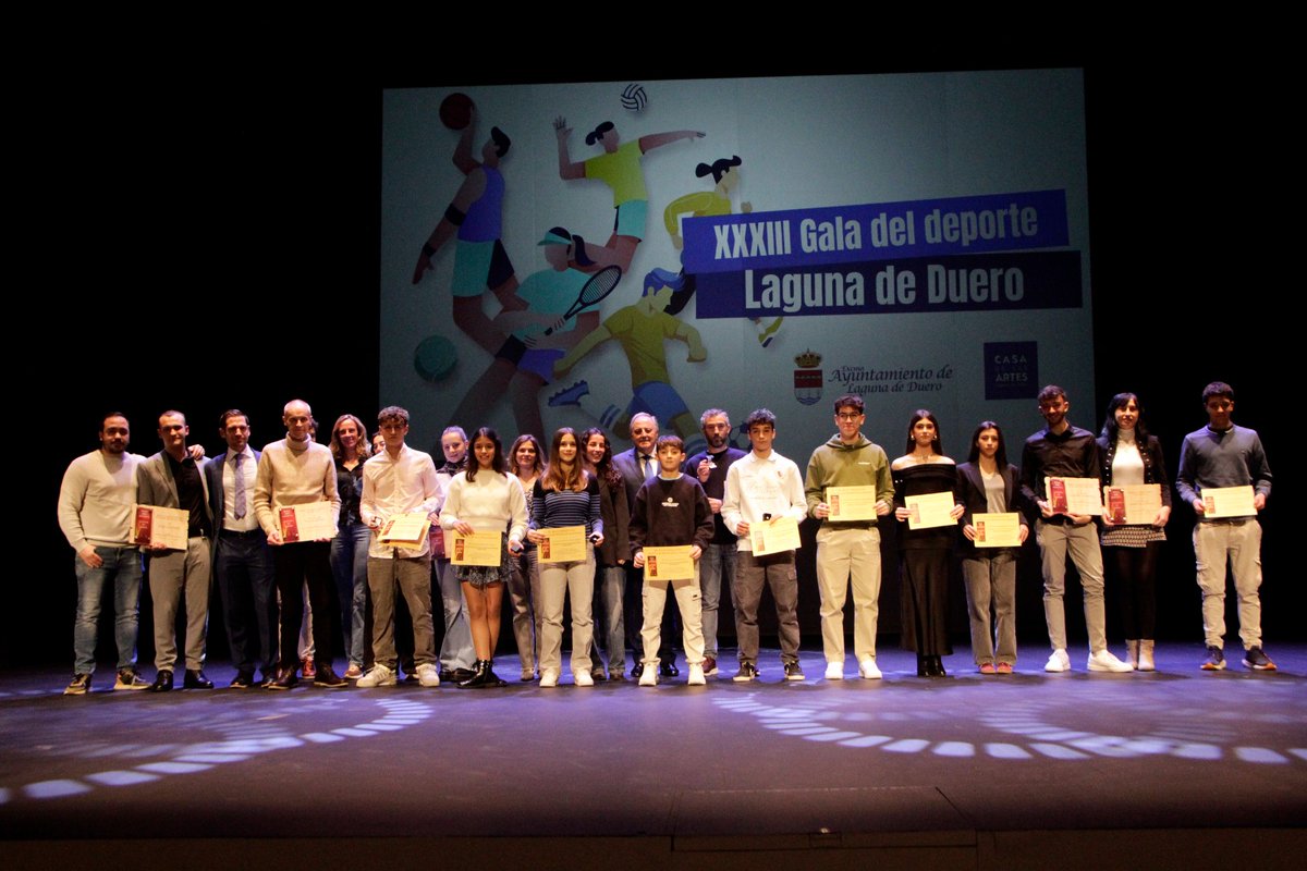 Dani Cavia y Álvaro Hernández ganadores de los Juncos de Oro del Deporte de Laguna de Duero 

Si quieres descubrir a todos los premiados------>>>>>>>

lagunadeduero.org/dani-cavia-y-a…

FOTOGRAFIA: SANTIAGO BERMEJO

#LagunadeDuero #ConcejalíaDeDeportes