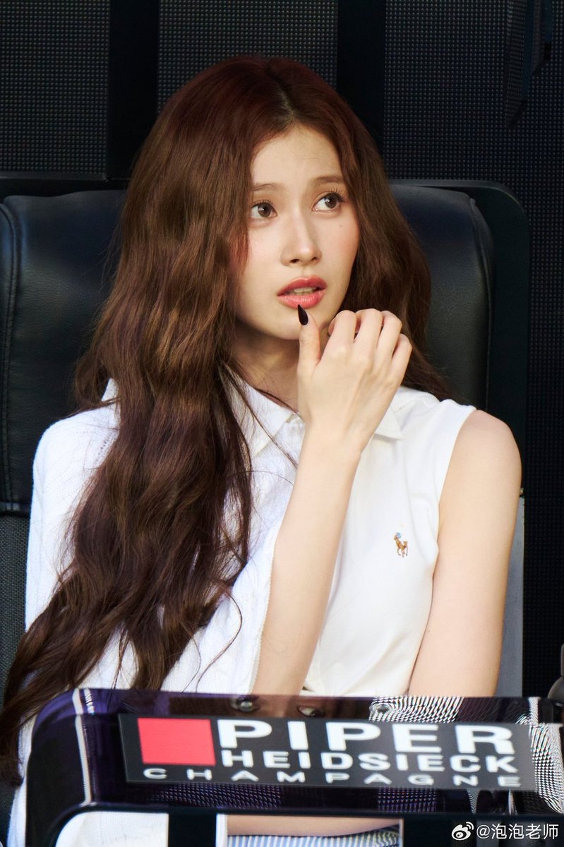 Sana of TWICE at the Men’s Finals of the Australian Open 2025 with Ralph Lauren.

#RalphLaurenxSANA #사나 #SANA #TWICE