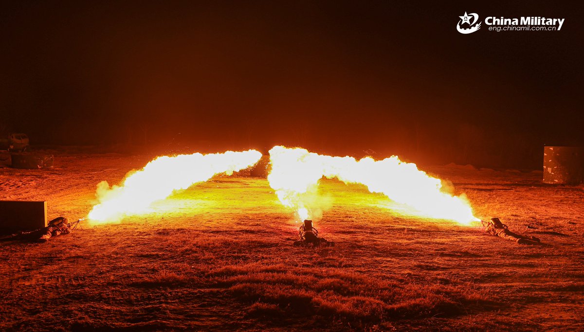 ChinaMilBugle's tweet image. Breath of Dragon: Photos show soldiers assigned to a #CombinedArms Brigade under the Chinese #PLA 82nd Group Army practicing igniting controlled fires with #flamethrowers during a live-fire training exercise. #Chinamilitary