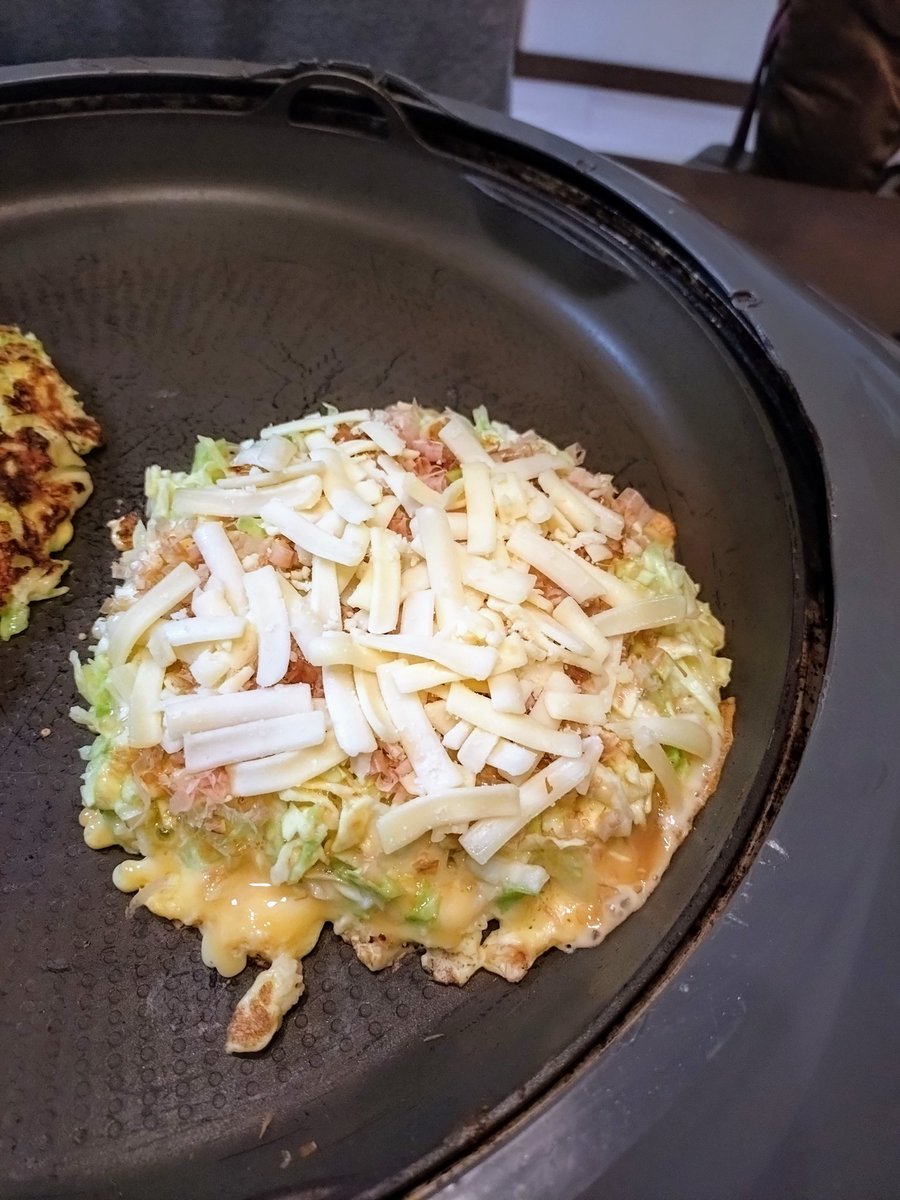 美樹さん、ちょうど
その餅入り、チーズのせ
お好み焼きで一杯
やってますよ！#sjr765