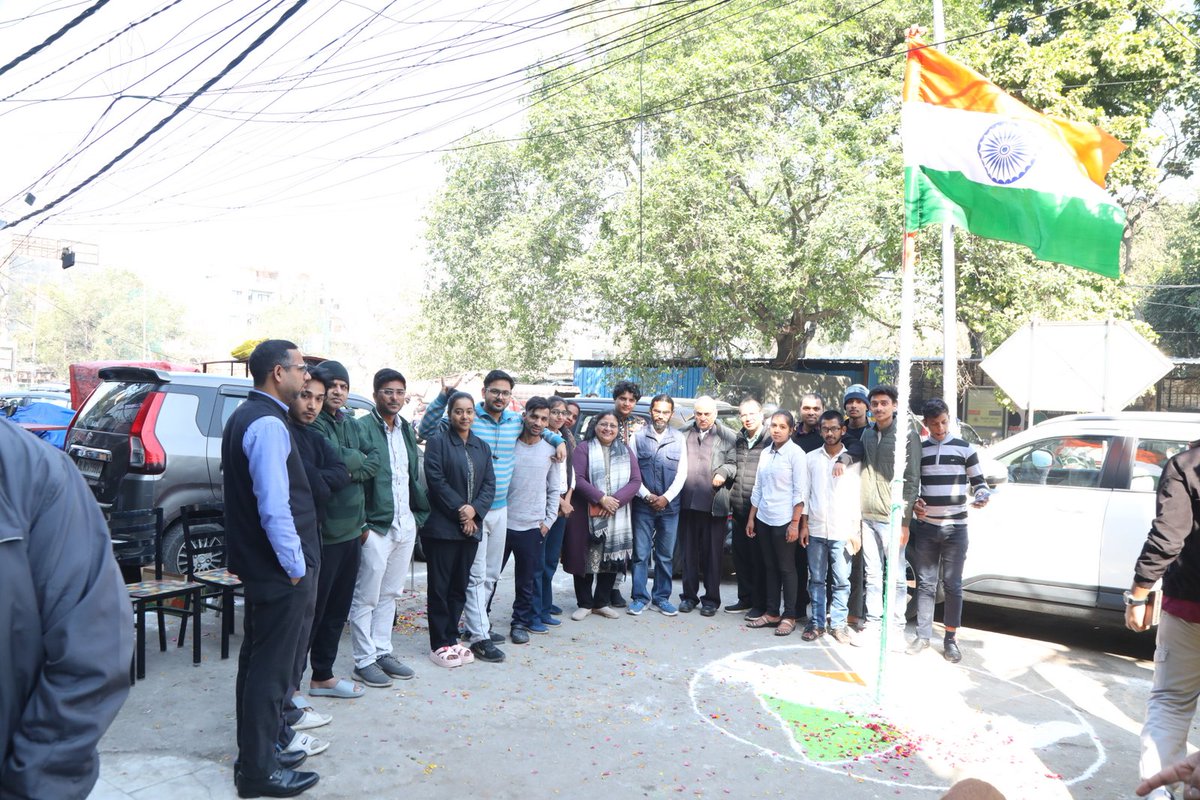 समस्त देशवासियों को गणतंत्र दिवस की हार्दिक शुभकामनाएं।
#समन्वय_लाइब्रेरी 
#गणतंत्र 
#RepublicDay2025 
#गणतंत्रदिवस