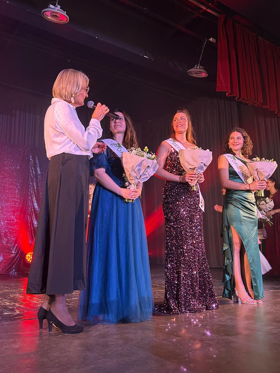 Bravo à notre nouvelle Reine du Muguet, Tania et nos Dauphines, Eryne et Adeline qui sont devenues les ambassadrices de la jeunesse rambolitaine. 

Merci à toutes les candidates pour votre participation. Votre courage et votre implication méritent toute notre admiration 👏