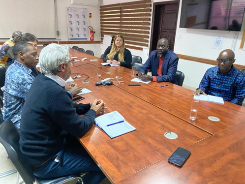 ACMAD_org's tweet photo. ๐๐คStrengthening Partnerships for Climate Action
Jan 20-24, ACMADโs new DG, Dr. Ousmane Ndiaye, met with #PracticalAction, #UNOCHA & #FAO in Dakar. Discussions centered on collaboration, demand-driven climate services & scaling early warnings to empower vulnerable communities. https://t.co/JlhiXot1Xf