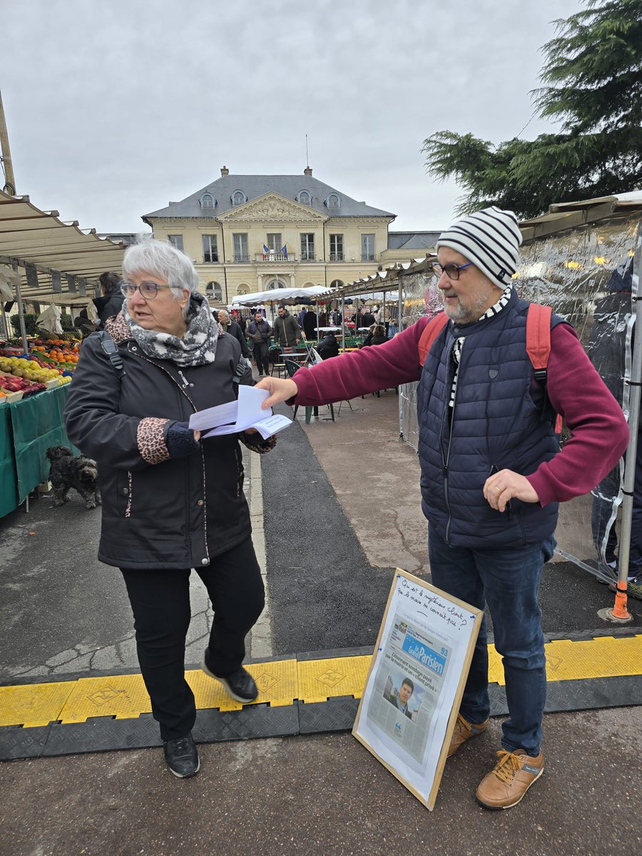 PS Villemomble (@ps_villemomble) on Twitter photo #Municipales2026 A #Villemomble 25 000 euros d'argent public💰 dépensé pour un sondage électoral : ce matin <a href="/PochonElisabeth/">Elisabeth Pochon</a> <a href="/jm_minetto/">Jean-Marc Minetto</a> les adhérents de <a href="/ps_villemomble/">PS Villemomble</a> <a href="/minetto2020/">Liste du rassemblement de la gauche et des écologi</a> sont à la rencontre des villemomblois avec 1 question " Que fait <a href="/bluteaujm/">Jean-Michel Bluteau</a> de notre argent ?" #Municipales2026 A #Villemomble 25 000 euros d'argent public💰 dépensé pour un sondage électoral : ce matin <a href="/PochonElisabeth/">Elisabeth Pochon</a> <a href="/jm_minetto/">Jean-Marc Minetto</a> les adhérents de <a href="/ps_villemomble/">PS Villemomble</a> <a href="/minetto2020/">Liste du rassemblement de la gauche et des écologi</a> sont à la rencontre des villemomblois avec 1 question " Que fait <a href="/bluteaujm/">Jean-Michel Bluteau</a> de notre argent ?"