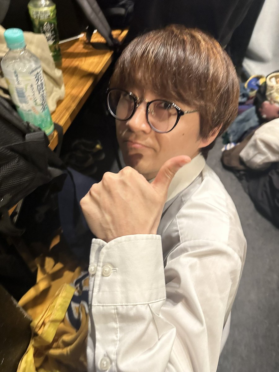 hrymtky0403's tweet photo. 「バジル」から「テキサスクローバー」に改名して、いつのまにか「バジル」にコンビ名を戻してた同期と久々に会った。そんな肉食ライブでした！ https://t.co/8jgNnp5bl5