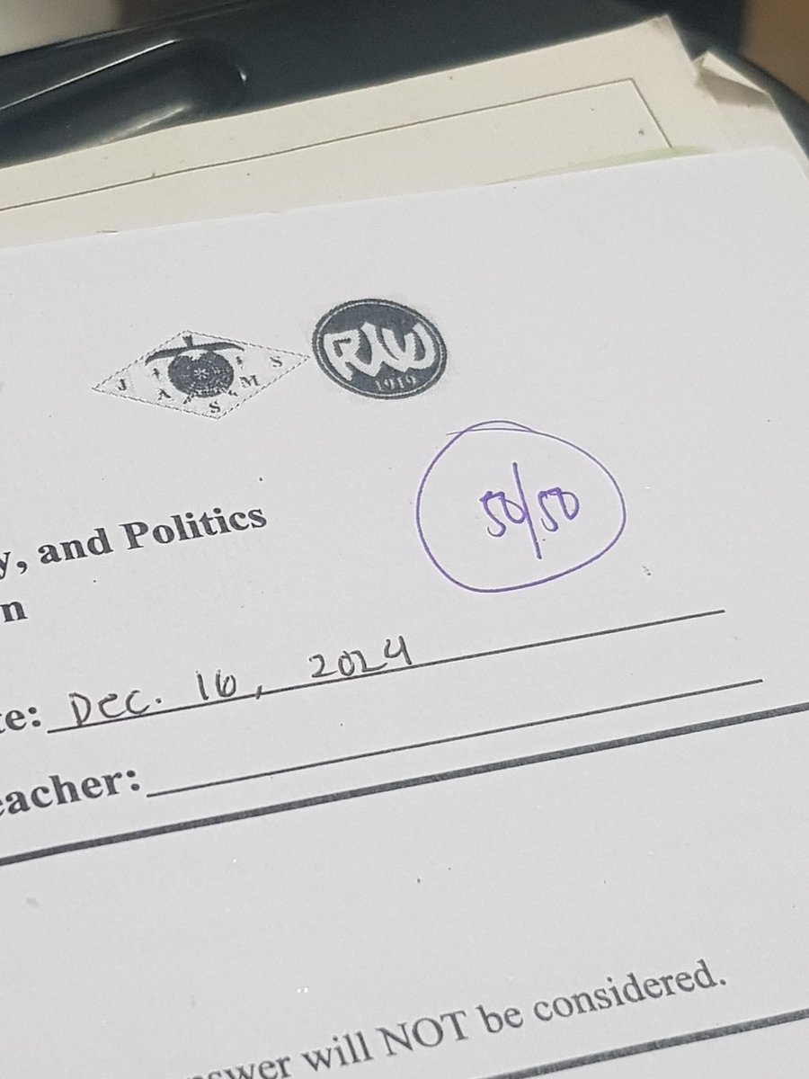 bubble_kez's tweet photo. with high honors cutie https://t.co/QJshLkBz8F
