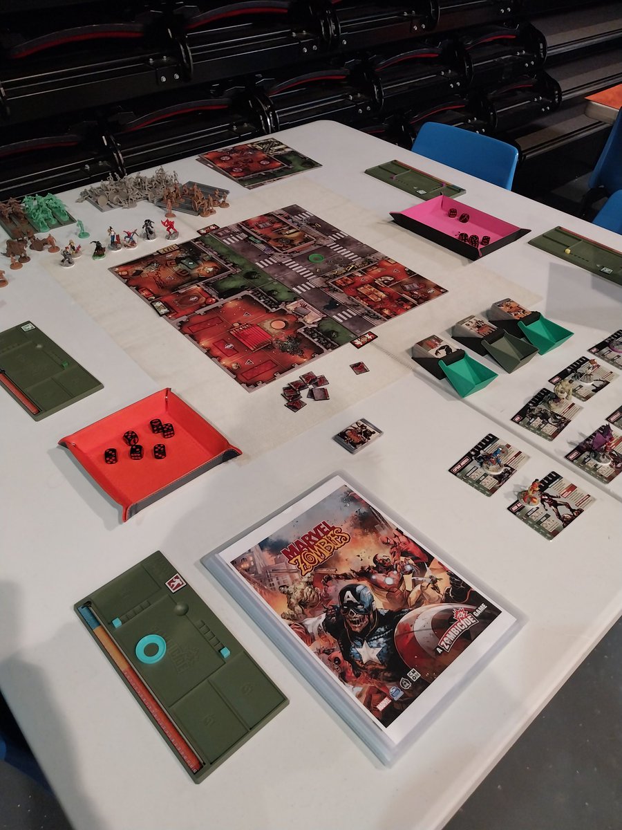 BDPHILOU's tweet photo. Quelques photos du festival du jeu #Interlud de #villebonSurYvette! Un GRAND bravo pour l'organisation : Merci à Mika et aux très nombreux joueurs / joueuses qui ont prouvé leur innocence! 😉😆😅 #AlmostInnocent @matagotnfriends @hiziri_pro @BoardgameGoblin @kolossalgames ! 😁🎊 https://t.co/kP3ivMv1oq