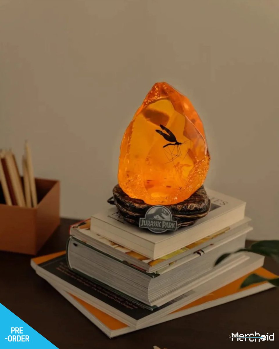 merchoid's tweet image. 🔥 This Week’s Top Sellers Are Here! 🔥

🌟 Jurassic Park: Amber Lamp
⚔️ Warhammer 40,000: Imperium Cufflinks
🎲 D&amp;amp;D Icons of the Realms: Planescape: Baldur's Gate 3 Character Boxed Set
🧢 One Piece: Luffy Straw Hat Cosplay!

Pre-order yours now- merchoid.com
