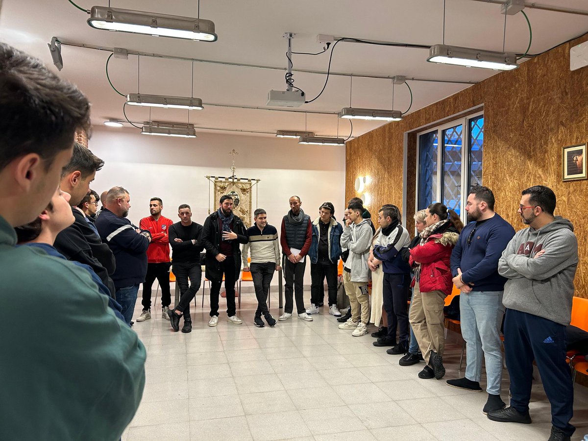 𝗜𝗚𝗨𝗔𝗟𝗔́

Ayer tuvo lugar la igualá de costaleros del paso de nuestros Amantísimos Titulares.