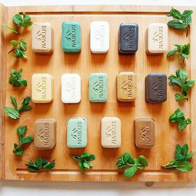 パレスチナの伝統石鹸
ナーブルスソープ

1611年創業、ユネスコ無形文化遺産登録、オーガニック認証エコサート、動物実験非実施、バージンオリーブオイルで作るハイグレード石鹸です

パレスチナ最後の石鹸工場を未来に繋ぐクラウドファンディング
無期限で実施しています

yourorganics.shop/products/nablu…