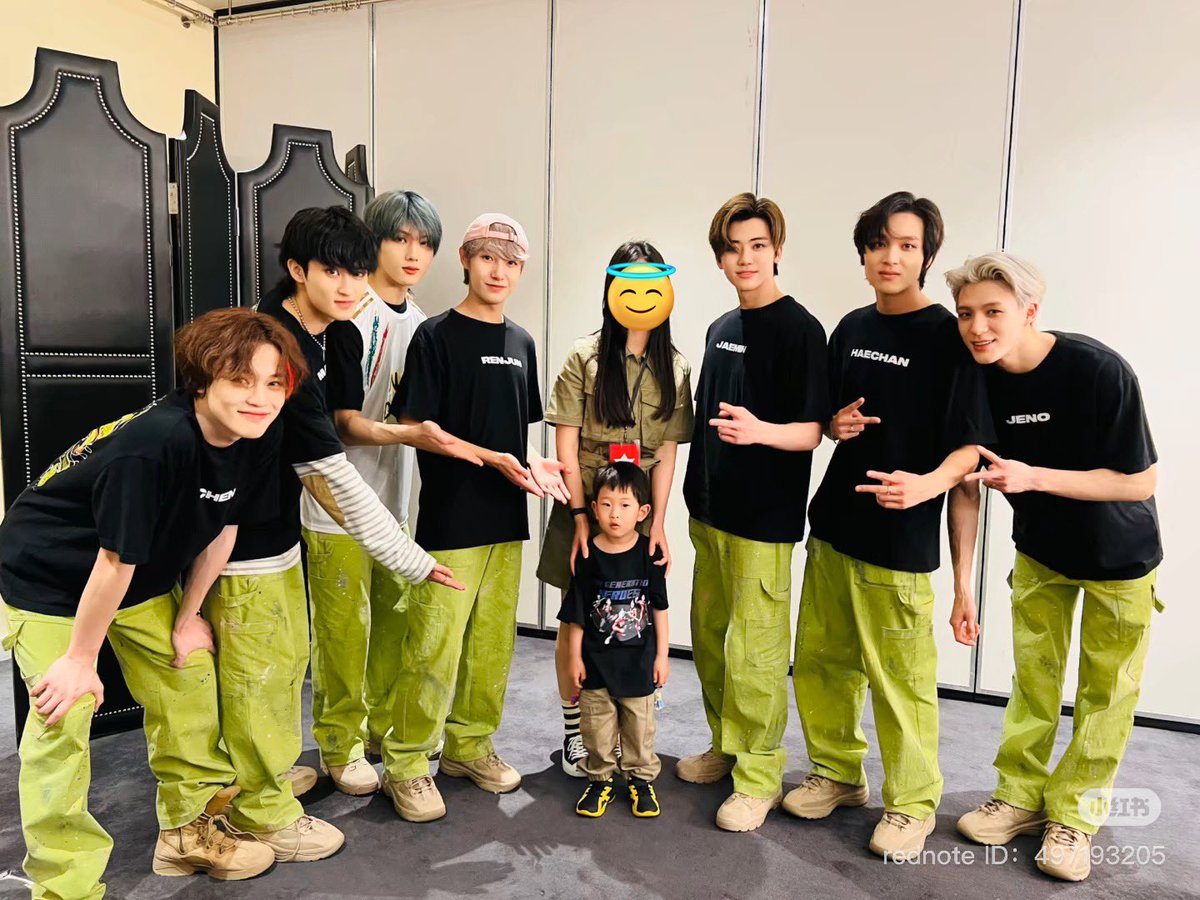 🐯 chenle's nephew finally came. we took photos, even though he didn't want to take photos with us
🐹 búyào😂 (no) 
🐻 [your nephew] said búyào
🐰 búyào... búyào..

cutee 😭