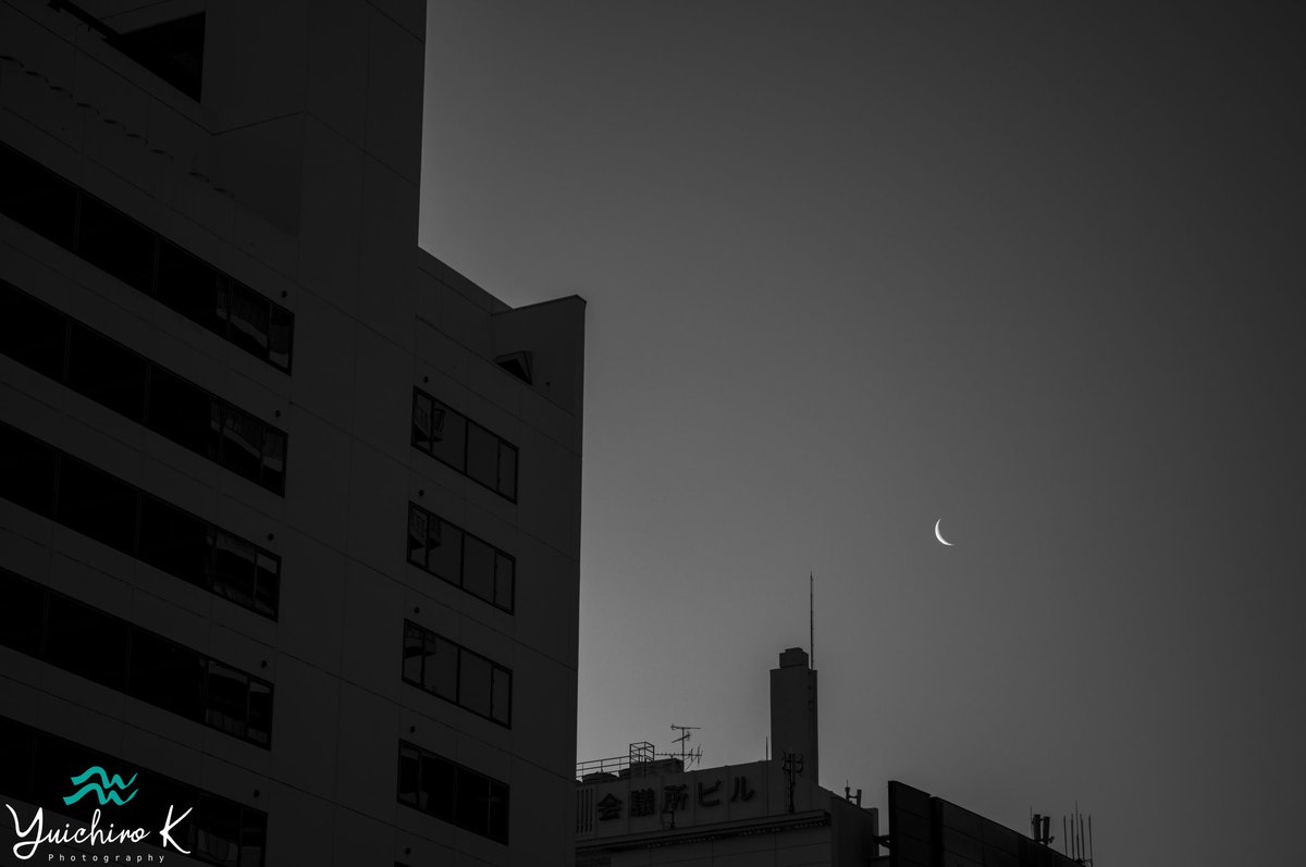 今朝の三日月🌙

#SIGMAfpL  #sigma90mm