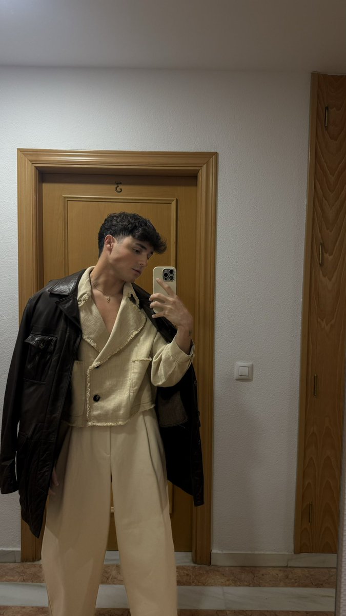 _liern's tweet image. El look de ayer&amp;gt;&amp;gt;&amp;gt;&amp;gt; 🤠