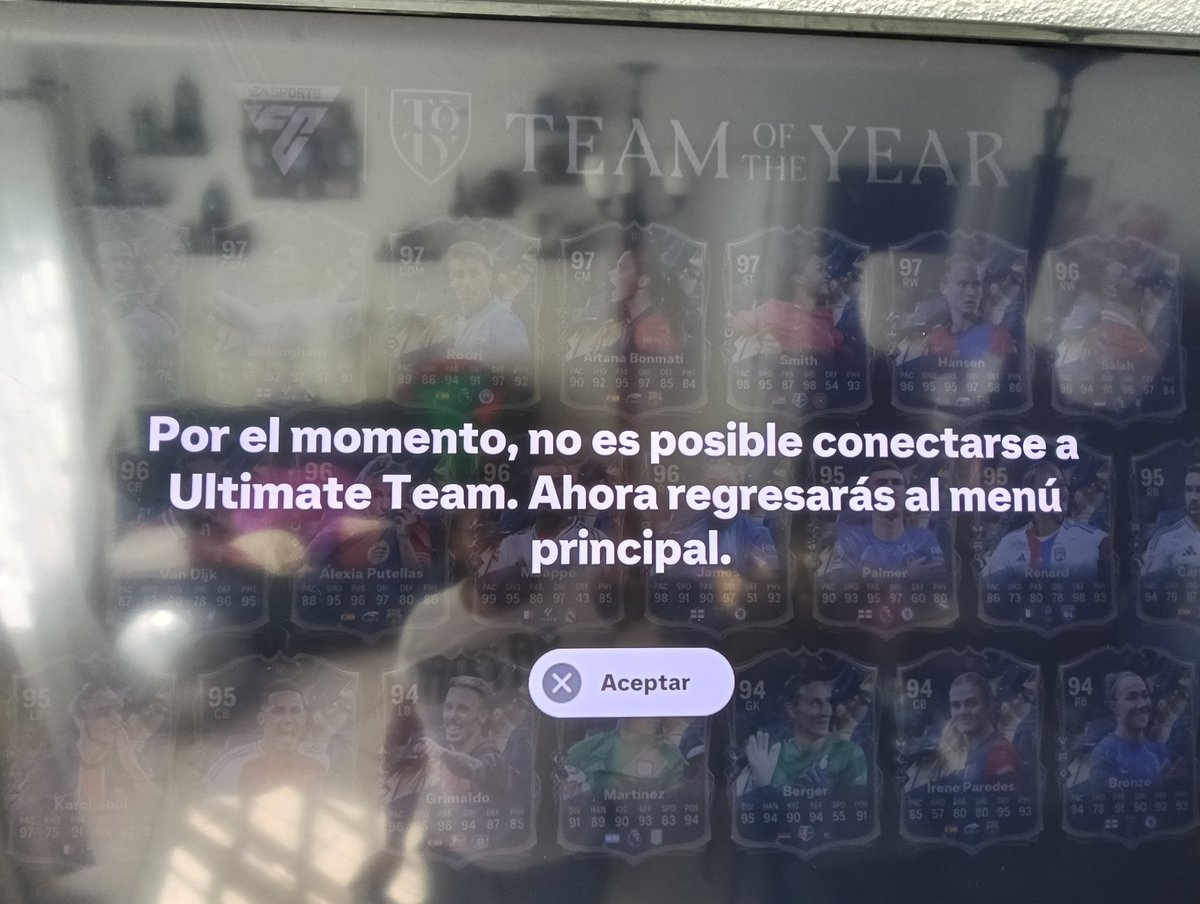 ChaloLeite's tweet photo. En pleno domingo, cuando mucha gente puede jugar, los servidores de @EASPORTSFC se caen alv. @easportsfclatam ¿Qué procede? https://t.co/1R2TDfwNDV