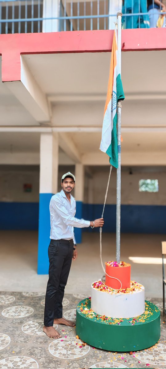 NSS_Nikhilpatel's tweet photo. 26 जनवरी 2025
समस्त देशवासियों को भारतीय लोकतंत्र के महापर्व 76वें गणतंत्र दिवस के अवसर पर अशेष शुभकामनाएँ।

       🇮🇳 जय हिंद! भारत माता की जय!🇮🇳 https://t.co/512HJhRIAo